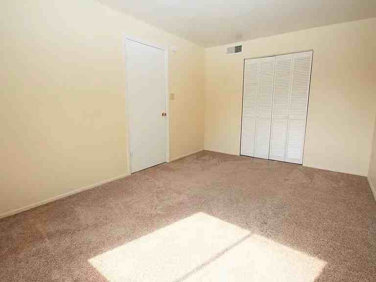 284 MOON CLINTON ROADAPT 18 #18 - Photo 5 of 8