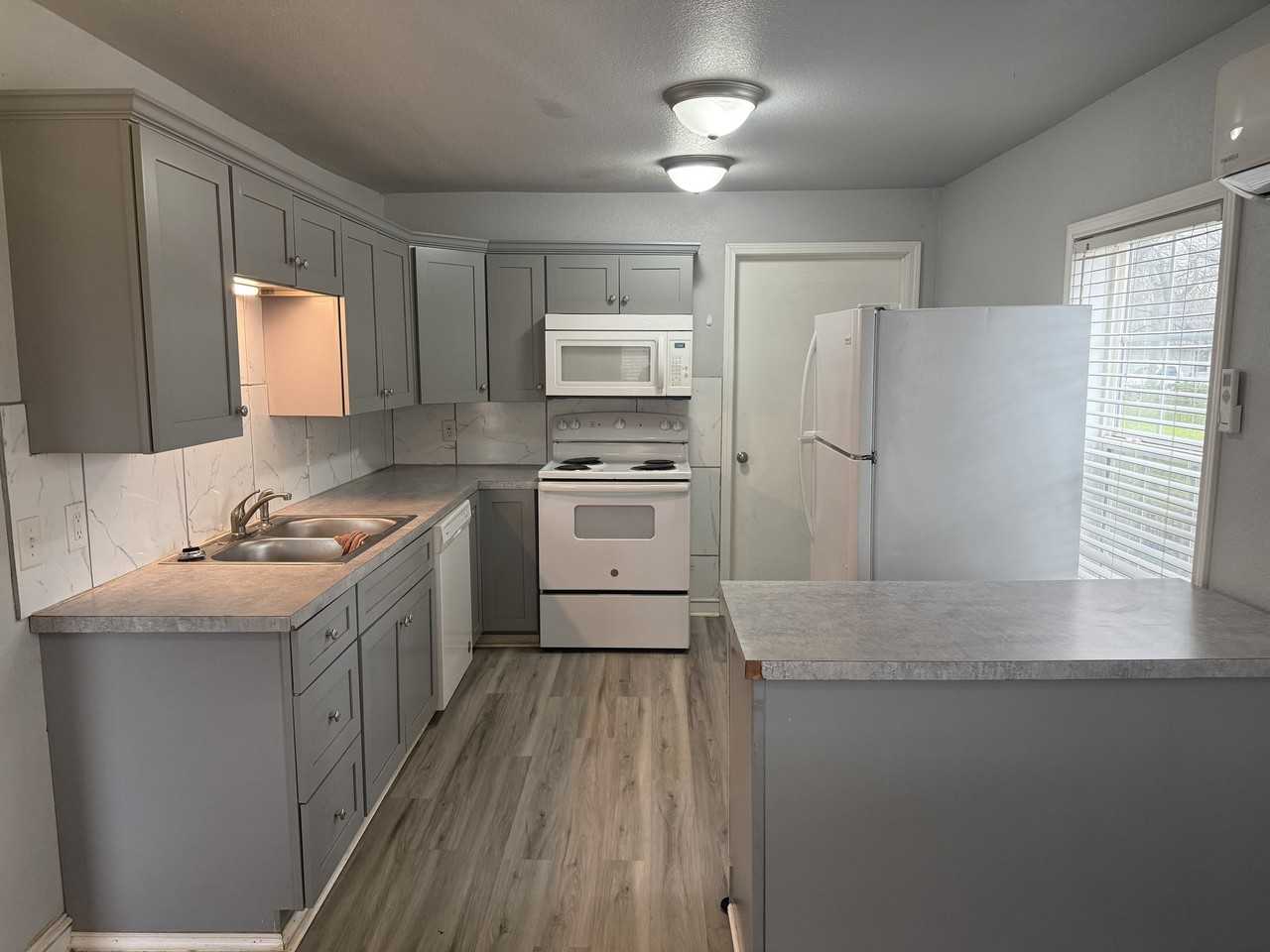 19 Q St Nw #1 - Photo 2 of 7