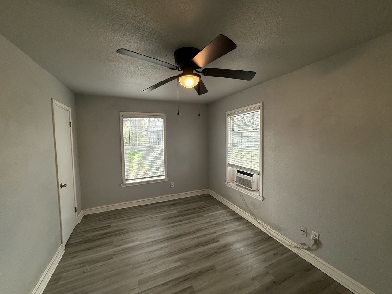 19 Q St Nw #1 - Photo 4 of 7