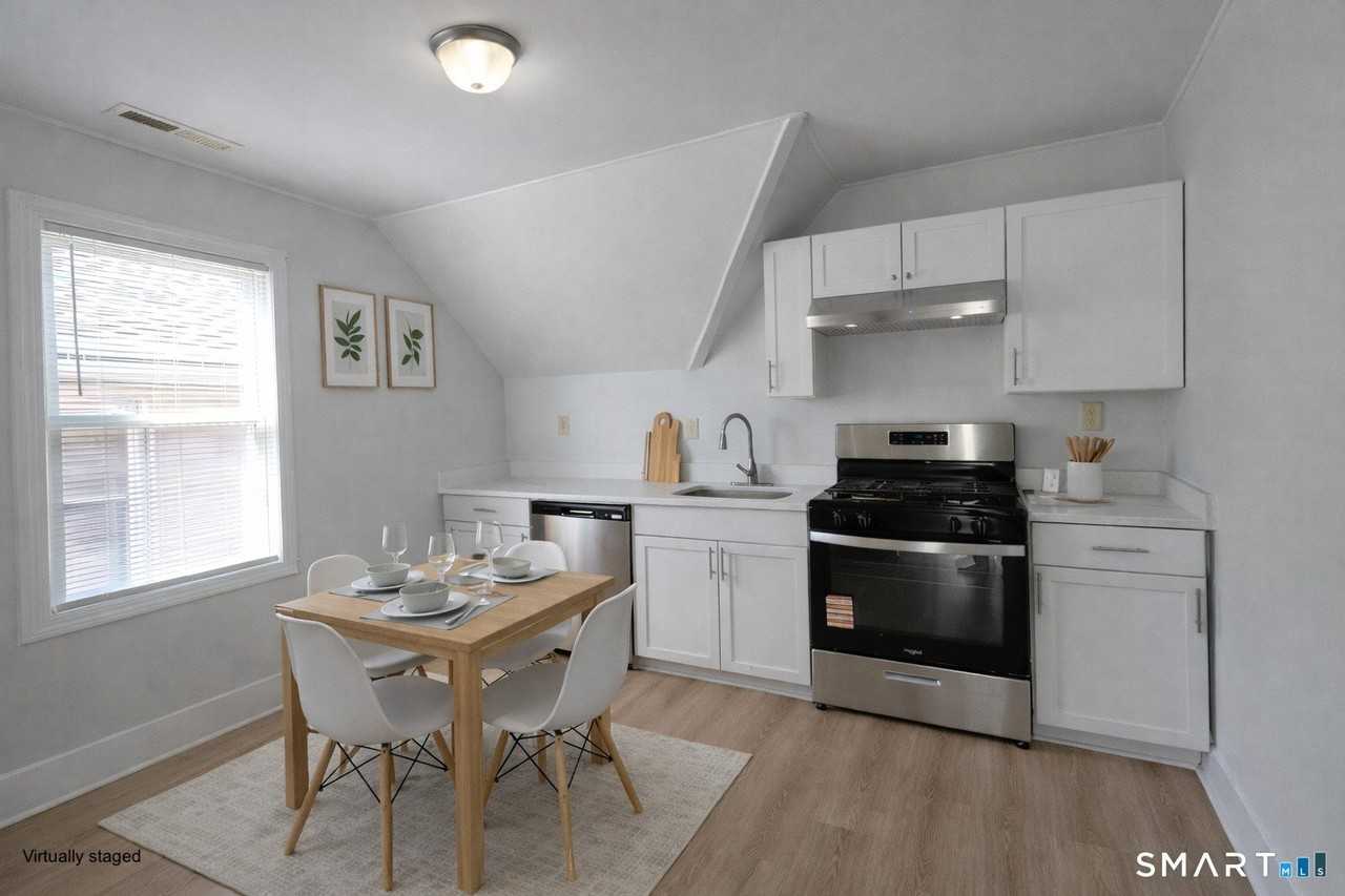 181 Park St Unit 3 - Photo 6 of 16