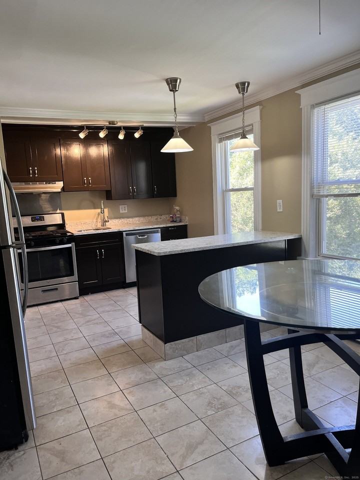 1312 Hope St Unit 2 - Photo 3 of 17