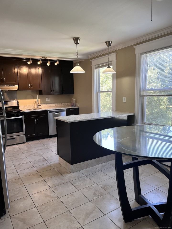 1312 Hope St Unit 2 - Photo 4 of 17