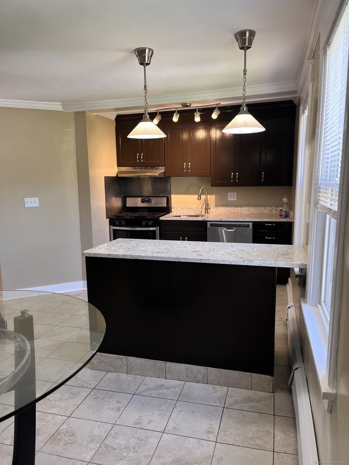 1312 Hope St Unit 2 - Photo 5 of 17