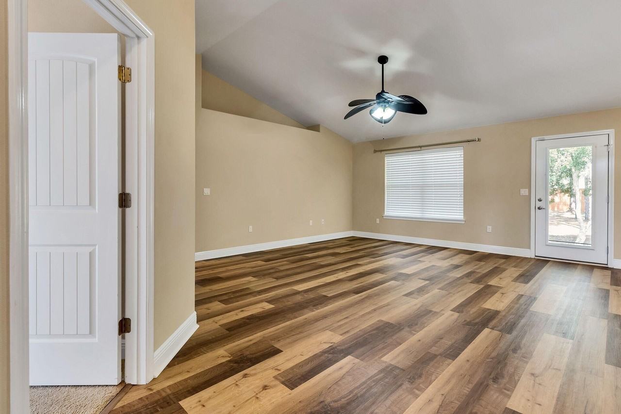 1952 Bay Pine Cir - Photo 5 of 34