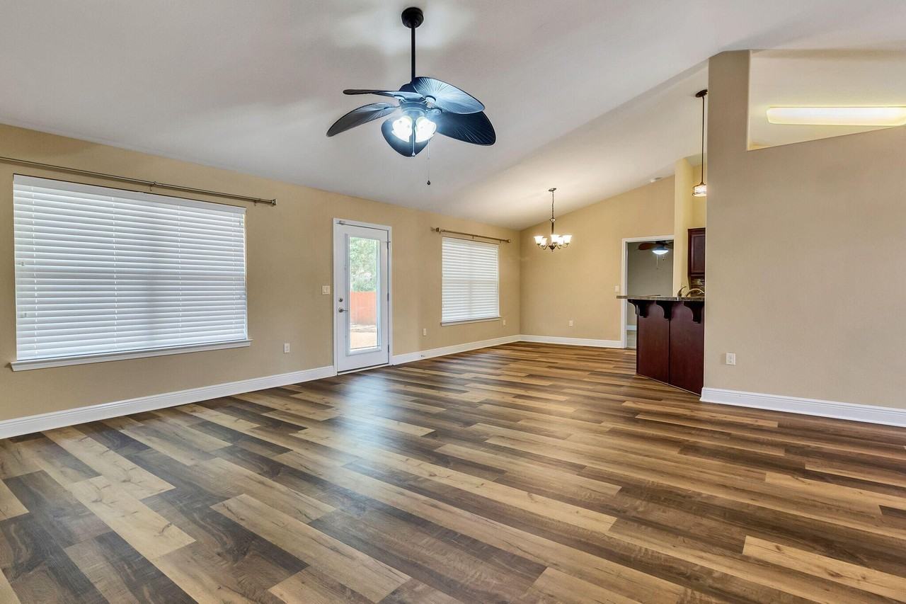 1952 Bay Pine Cir - Photo 6 of 34