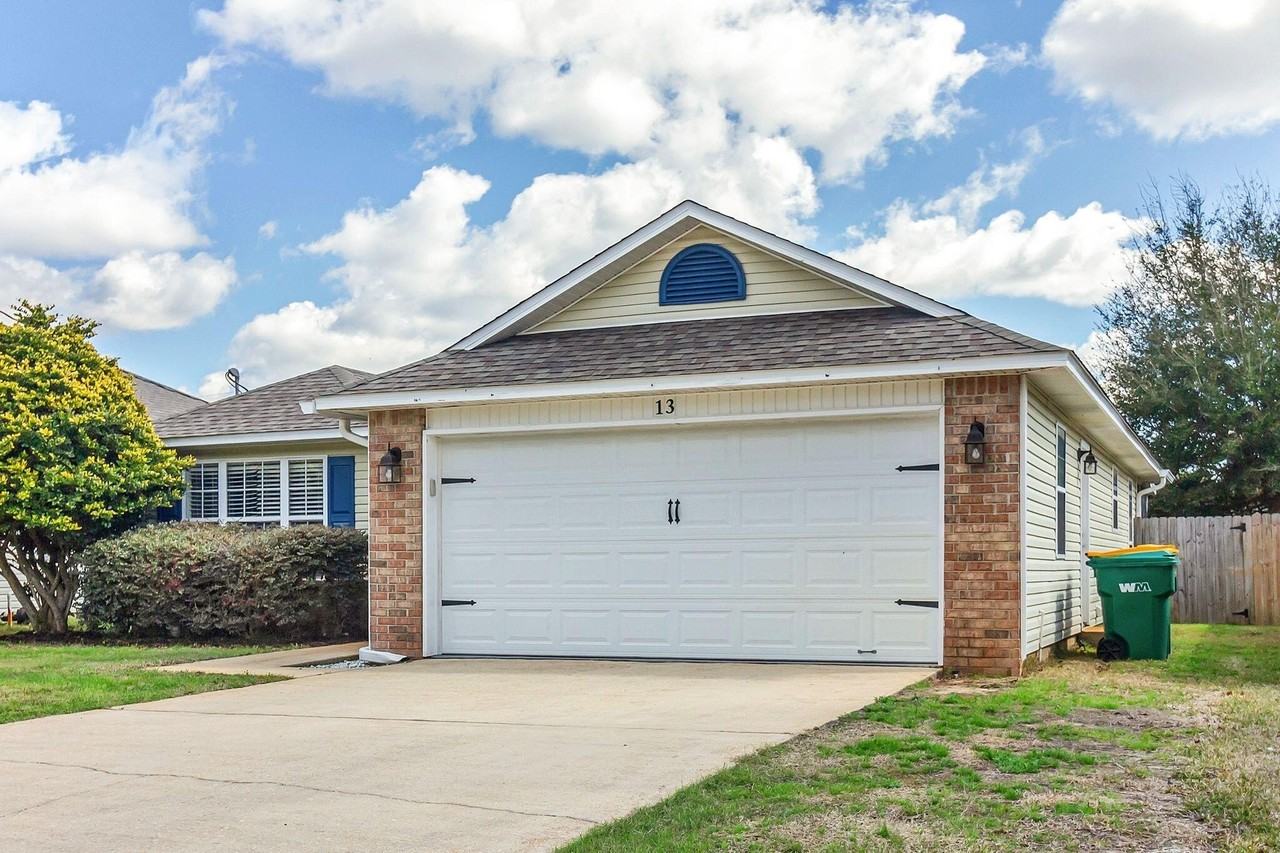 13 Kathleen Dr - Photo 2 of 30