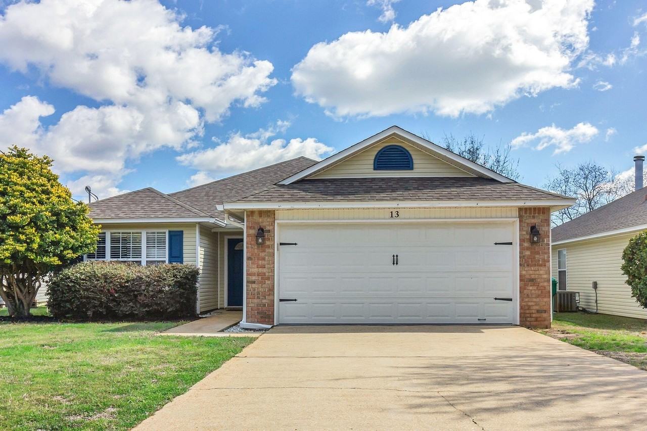 13 Kathleen Dr - Photo 3 of 30