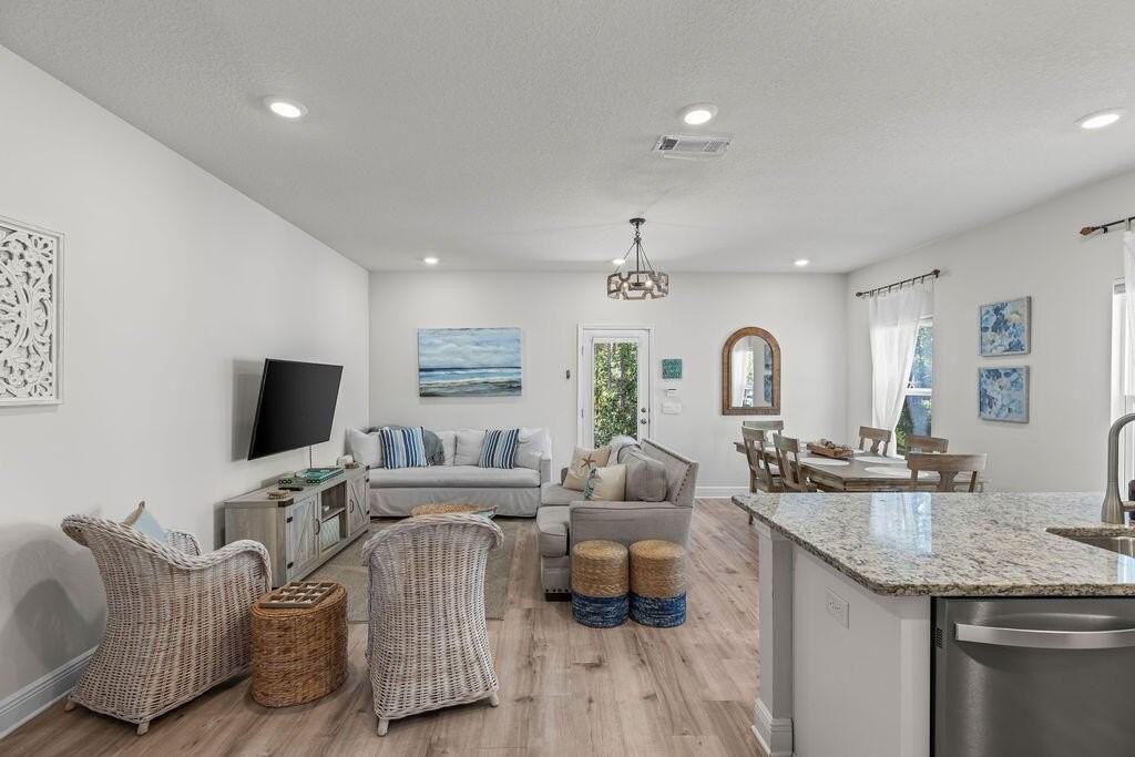 42 Sandy Cove Way - Photo 4 of 42