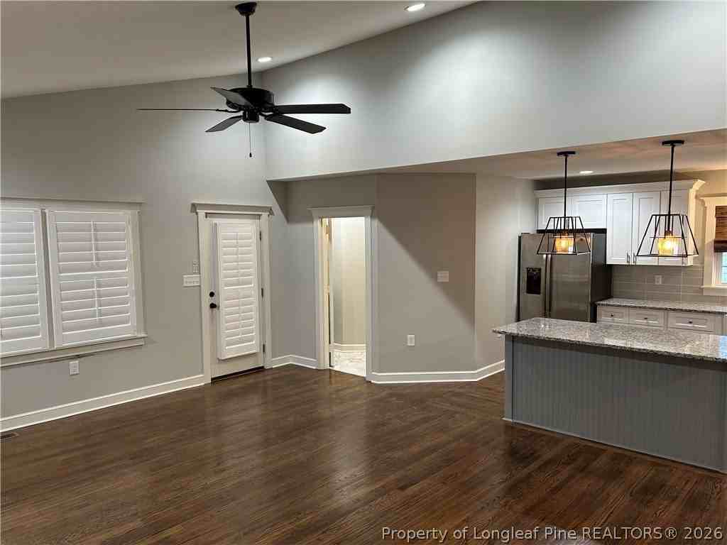 1432 Summitt Ave - Photo 5 of 24