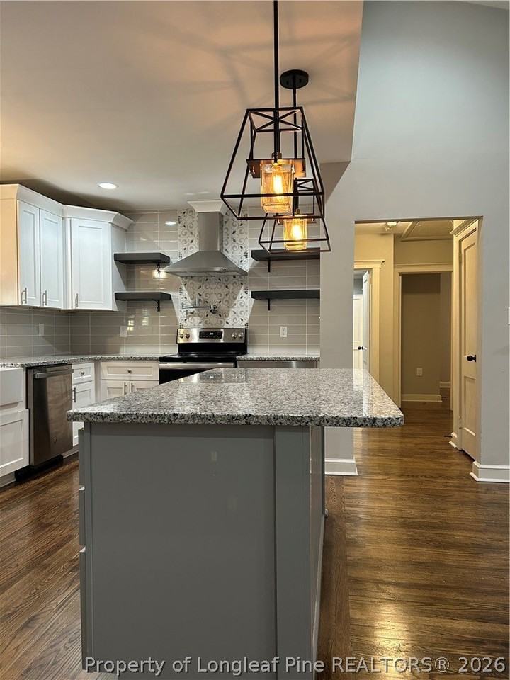 1432 Summitt Ave - Photo 6 of 24