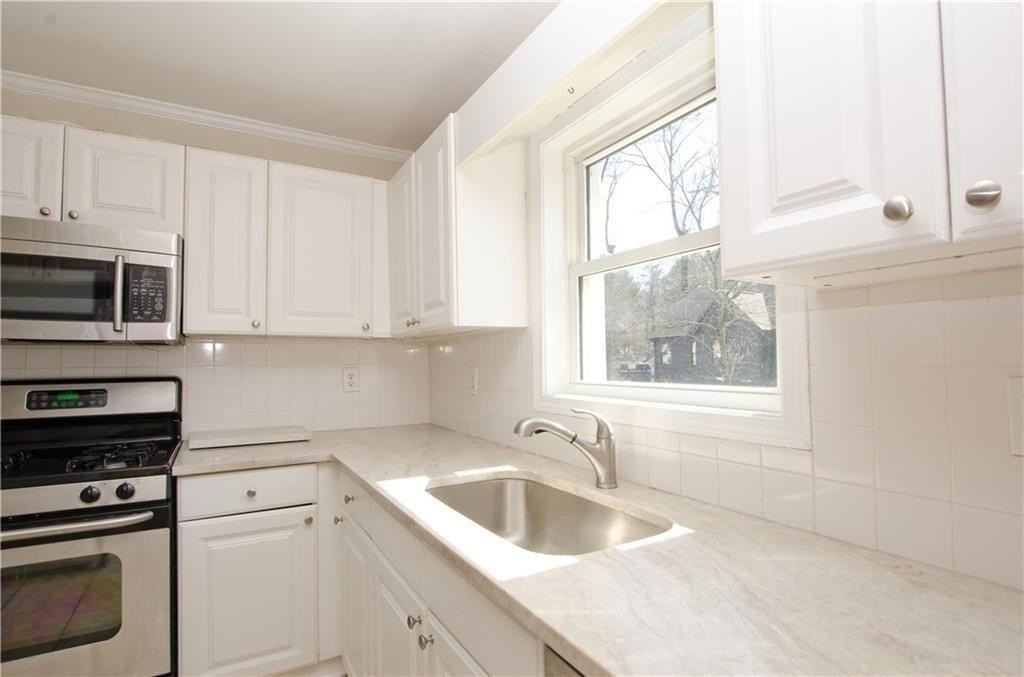 1910 La Dawn Ln Nw - Photo 7 of 21