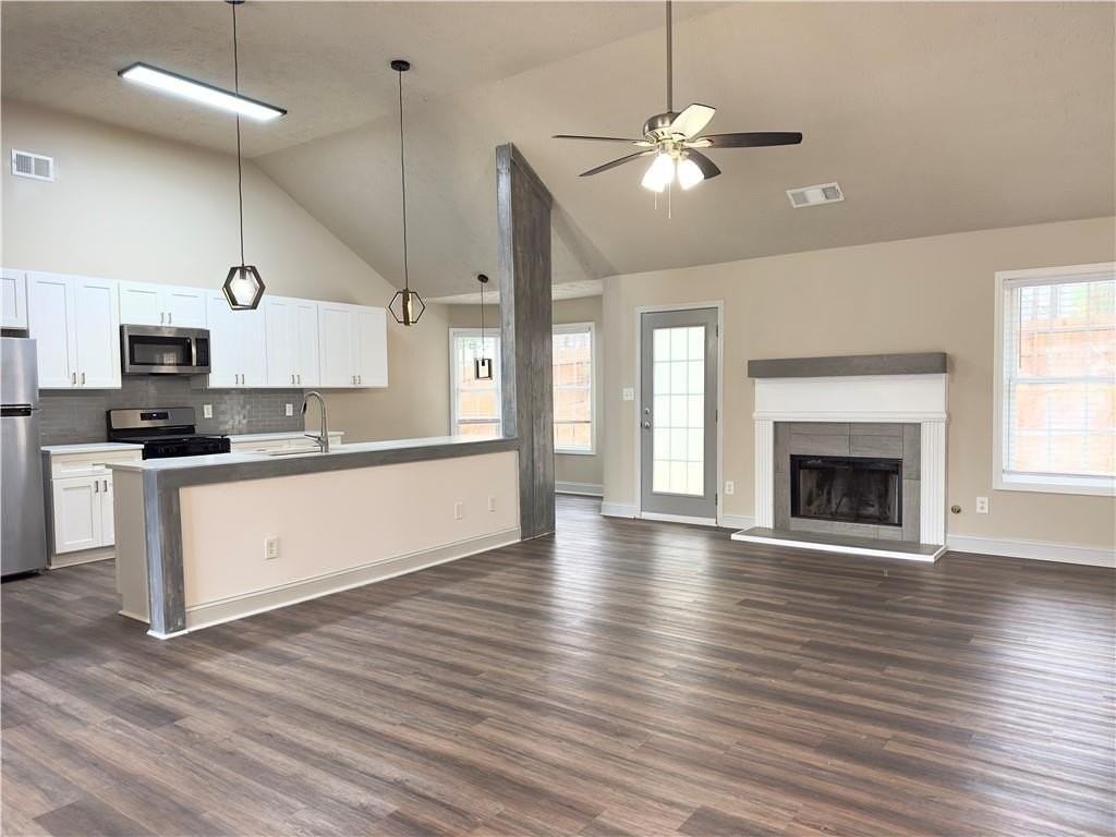 3035 Baymount Dr - Photo 2 of 14