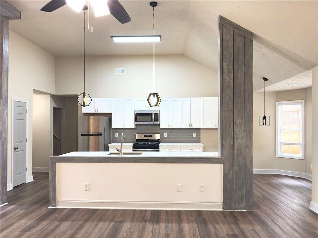 3035 Baymount Dr - Photo 3 of 14