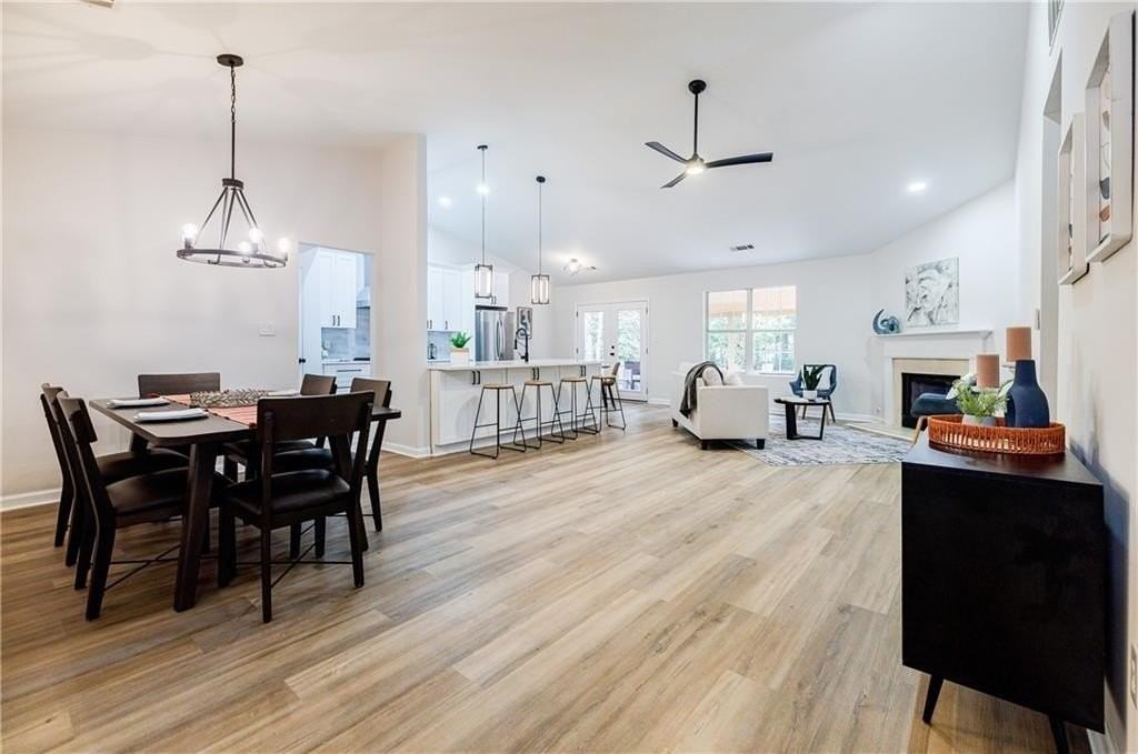 5195 Hillcrest Glenn Dr - Photo 2 of 41