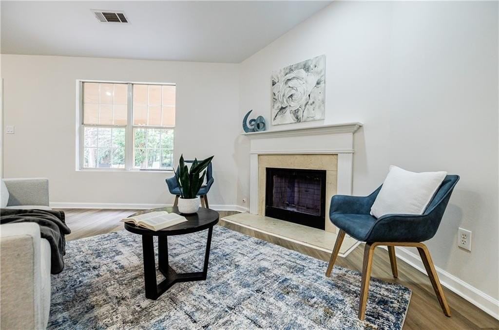 5195 Hillcrest Glenn Dr - Photo 3 of 41