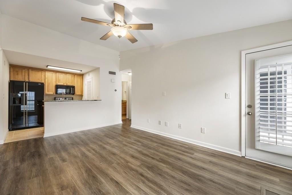 210 Granville Ct - Photo 5 of 19