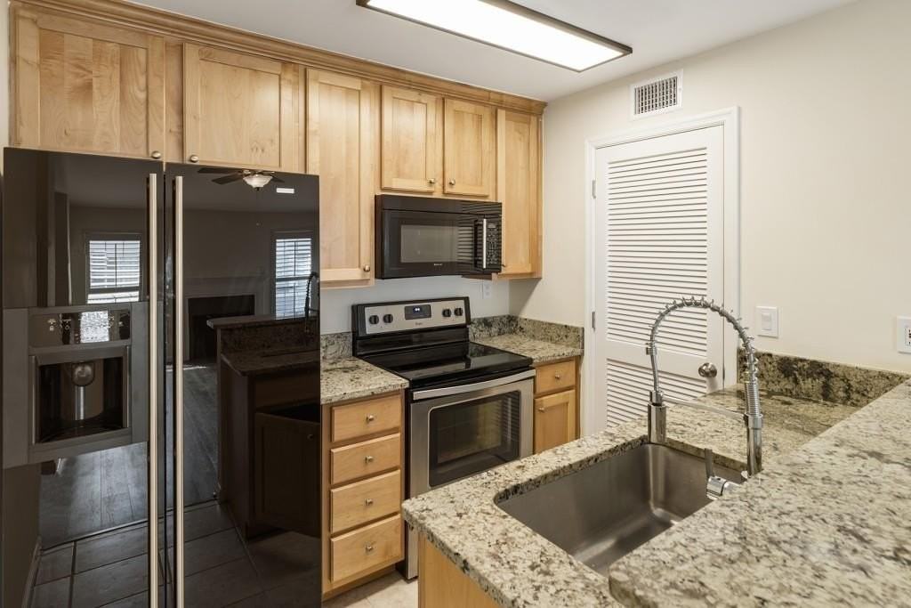 210 Granville Ct - Photo 7 of 19