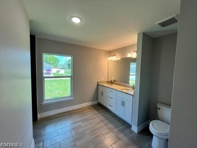 842 Cervantes St E - Photo 6 of 22