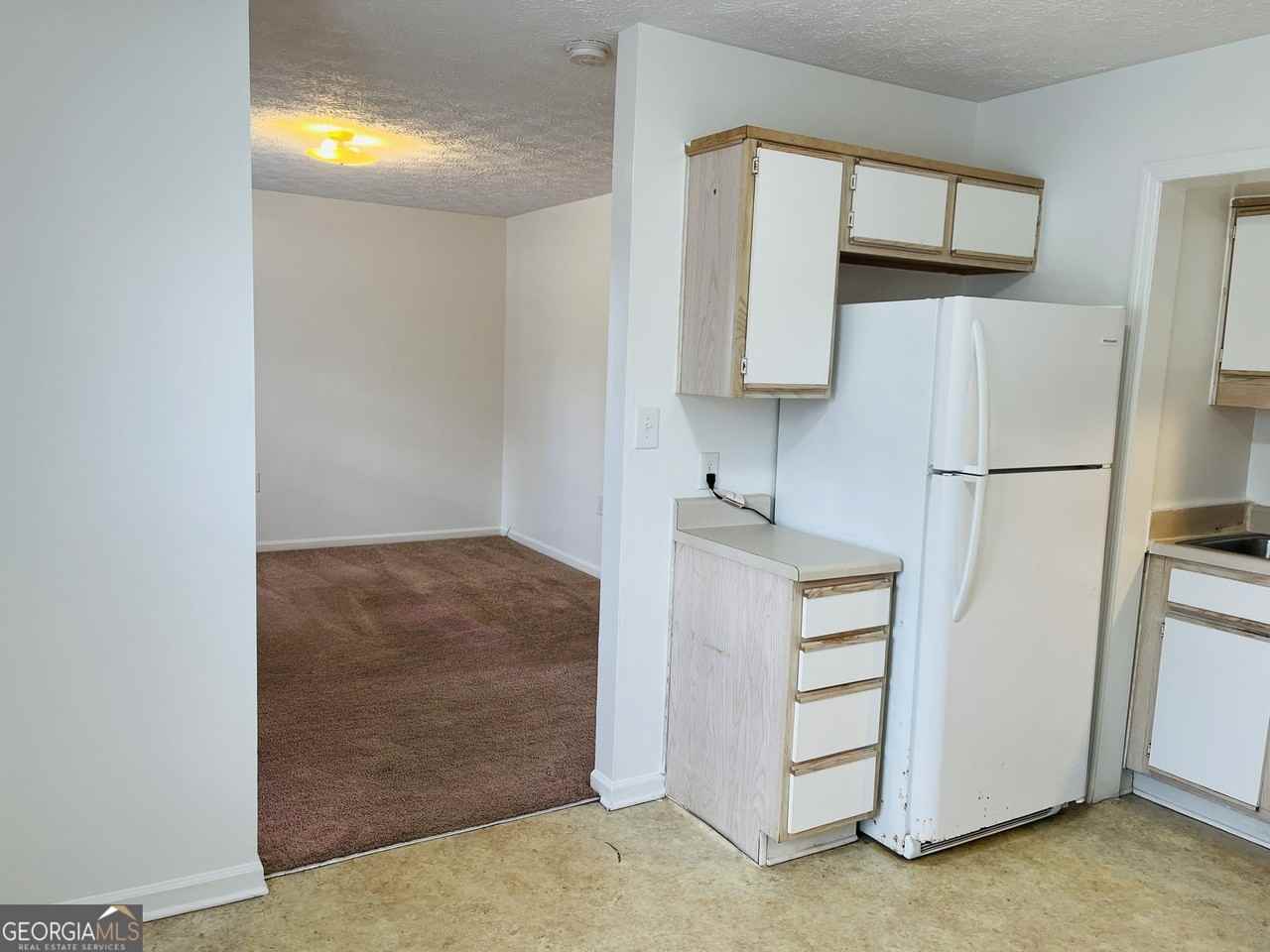 42 Robinson St Unit A - Photo 7 of 14