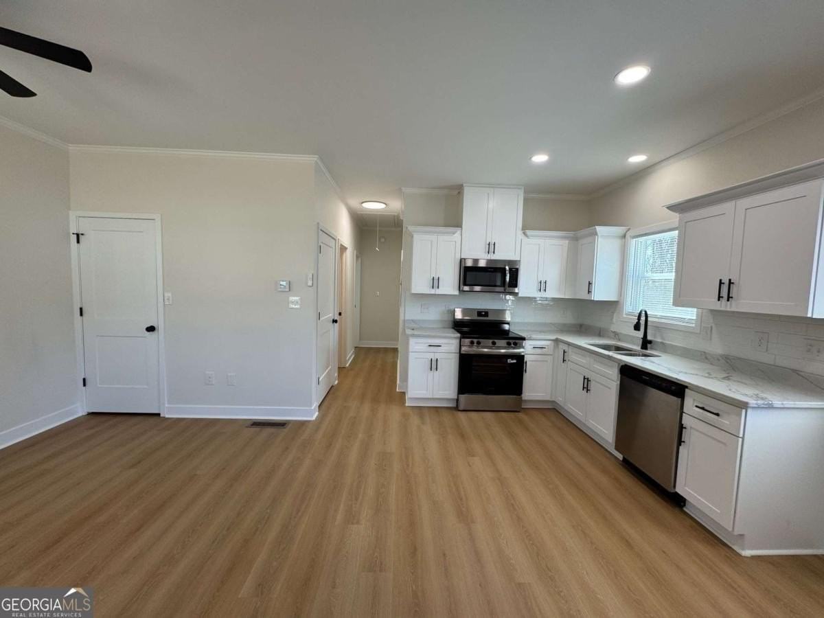 125 Indiana Ave - Photo 3 of 17