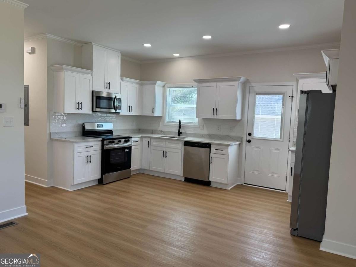 125 Indiana Ave - Photo 4 of 17