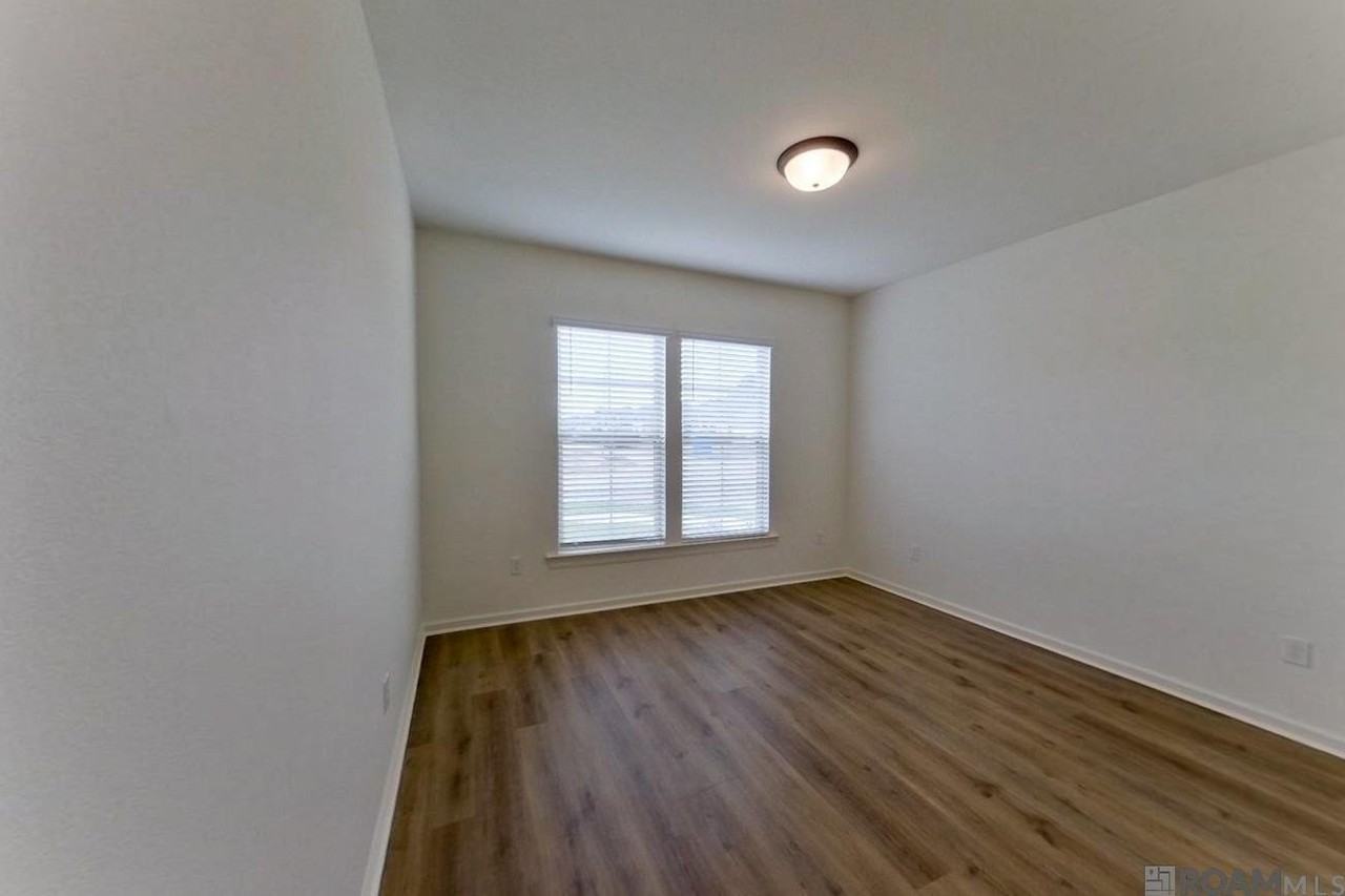 206 Teddy Ln - Photo 2 of 23