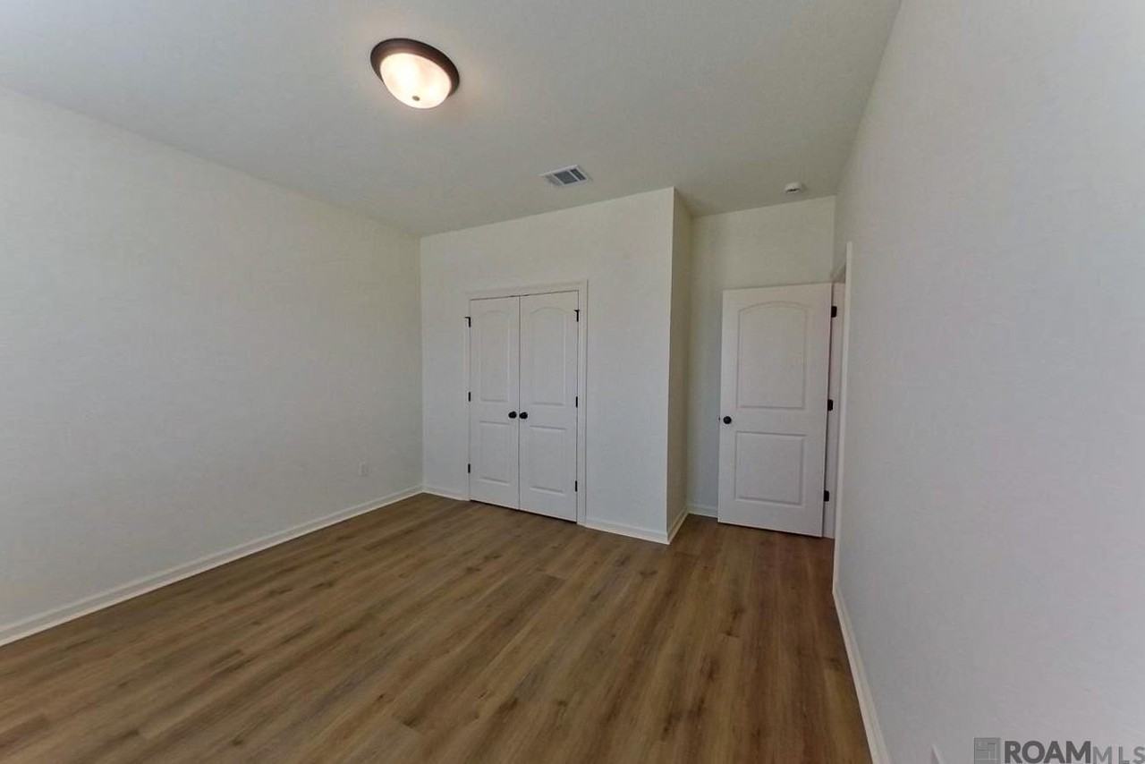 206 Teddy Ln - Photo 3 of 23