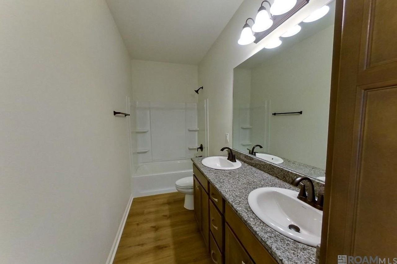 206 Teddy Ln - Photo 4 of 23