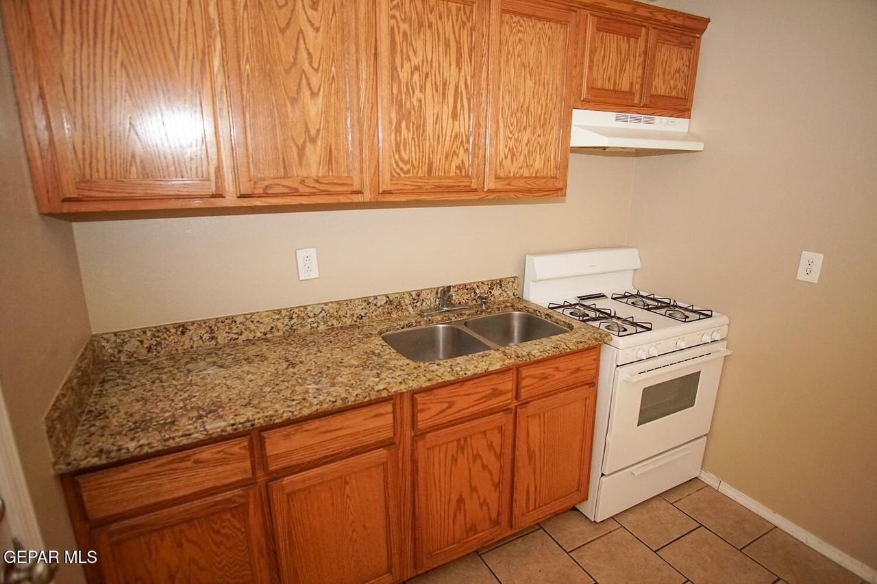 8612 Lawson St Apt 1 - Photo 6 of 13