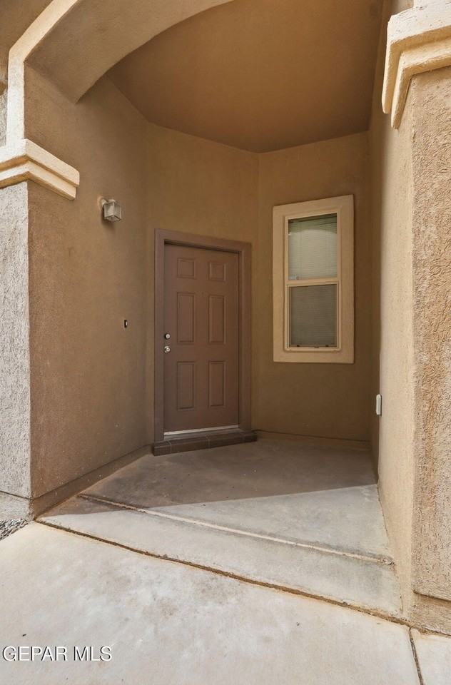 4917 Ruben Soto Dr - Photo 3 of 33