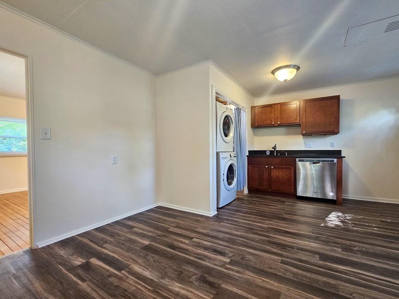 1408 Harpst St - Photo 4 of 8