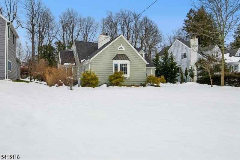 10 Great Hills Ter - Photo 2 of 50