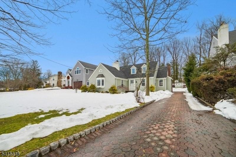 10 Great Hills Ter - Photo 4 of 50