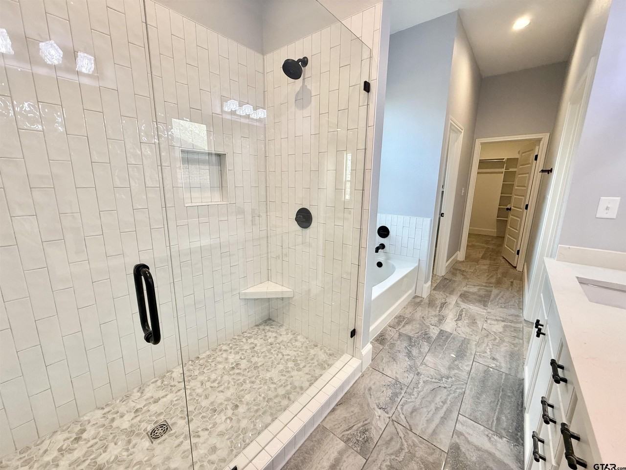 1033 Stagecoach Bnd - Photo 7 of 20