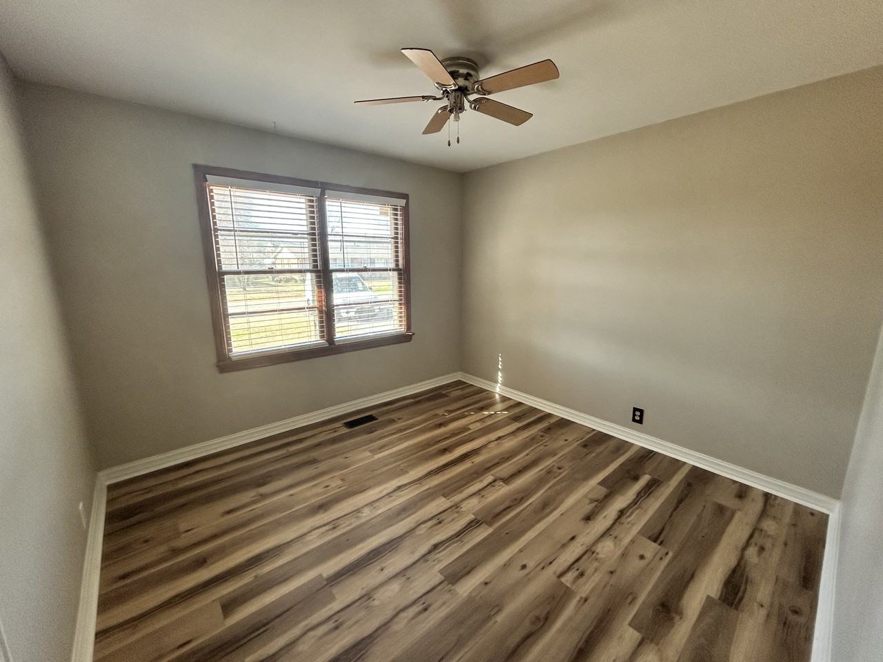 409 W Pasadena Ave #A - Photo 7 of 8