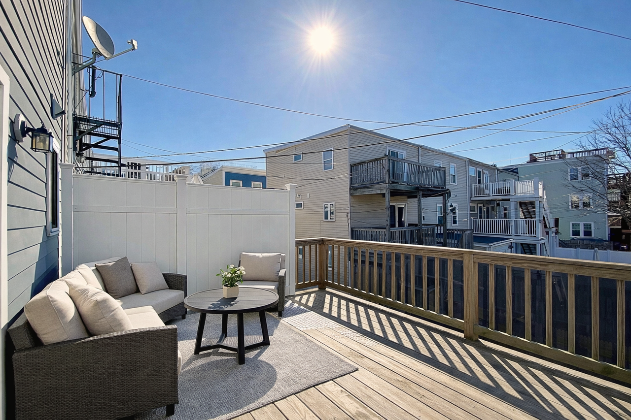 609 E 2nd St #2 - Photo 4 of 10