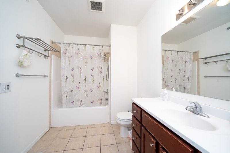 5903 Jefferson St #302 - Photo 5 of 8