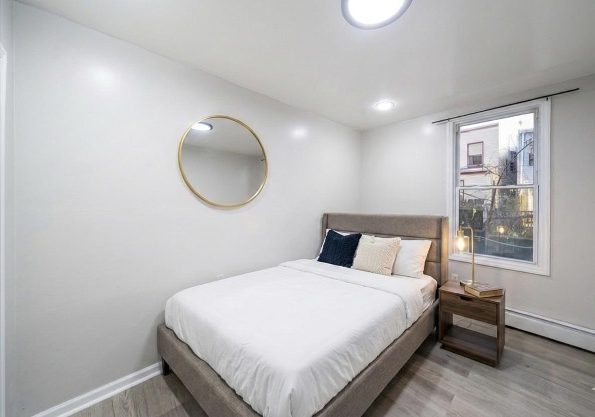 365 Claremont Ave #1 - Photo 3 of 18