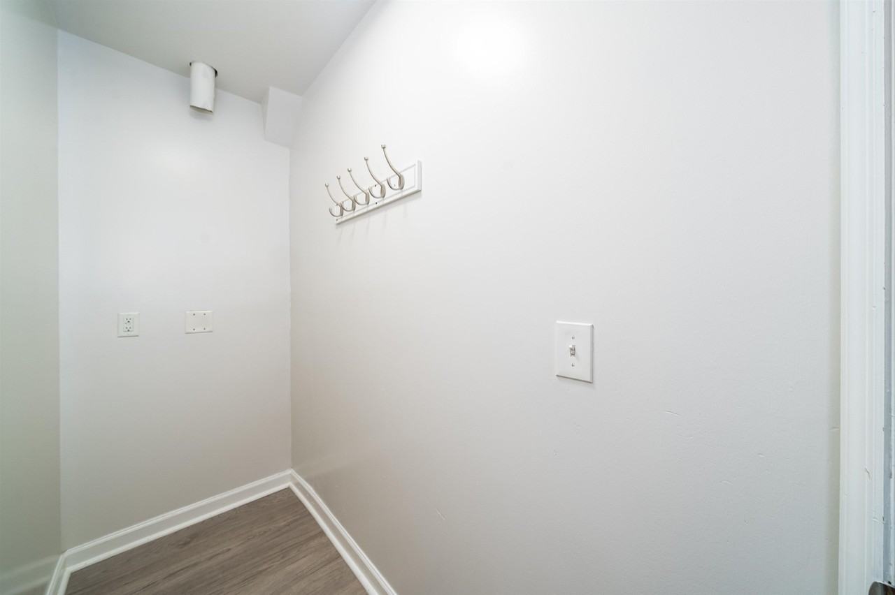 365 Claremont Ave #1 - Photo 5 of 18