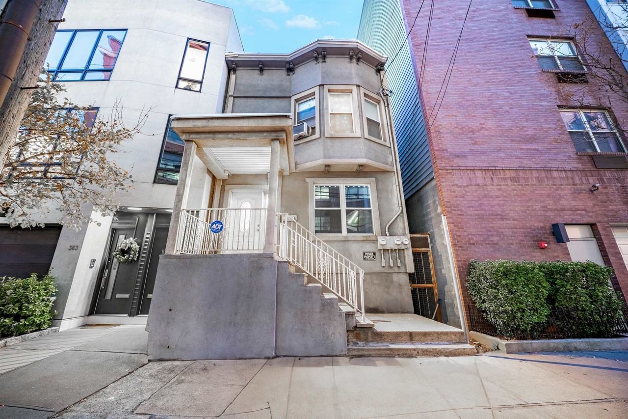 365 Claremont Ave #1 - Photo 7 of 18