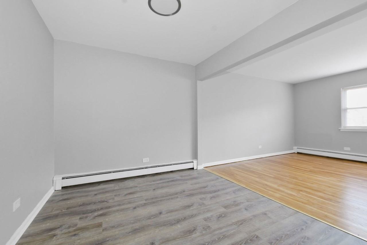 11116 S Homewood Ave - Photo 4 of 8