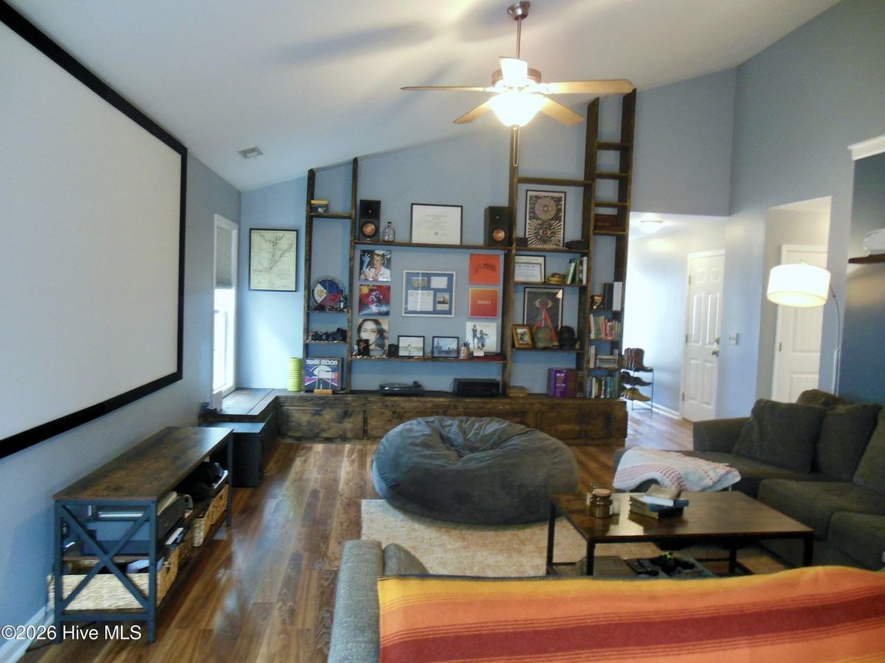 3031 Country Club Dr - Photo 5 of 15