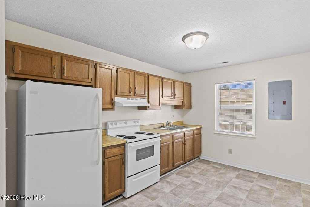 2318 Indian Dr #B5 - Photo 2 of 14