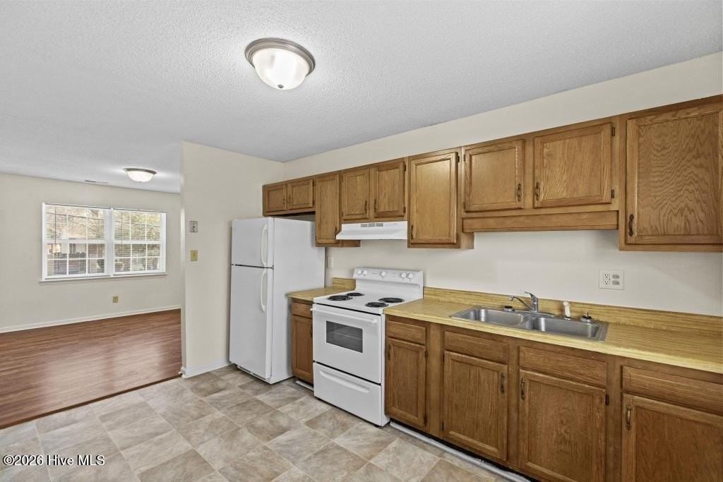 2318 Indian Dr #B5 - Photo 3 of 14