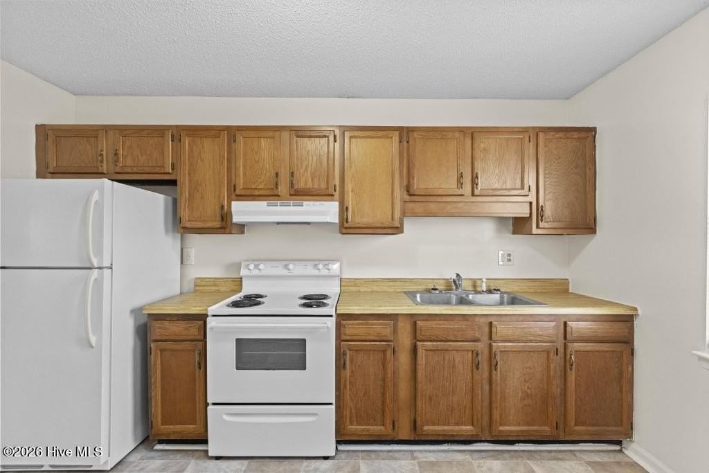 2318 Indian Dr #B5 - Photo 4 of 14