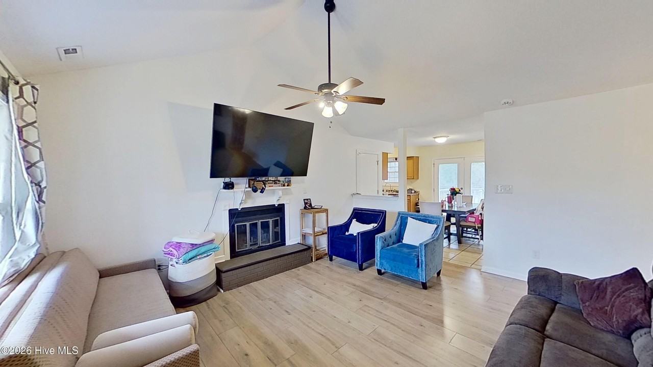 502 Regalwood Dr - Photo 2 of 20