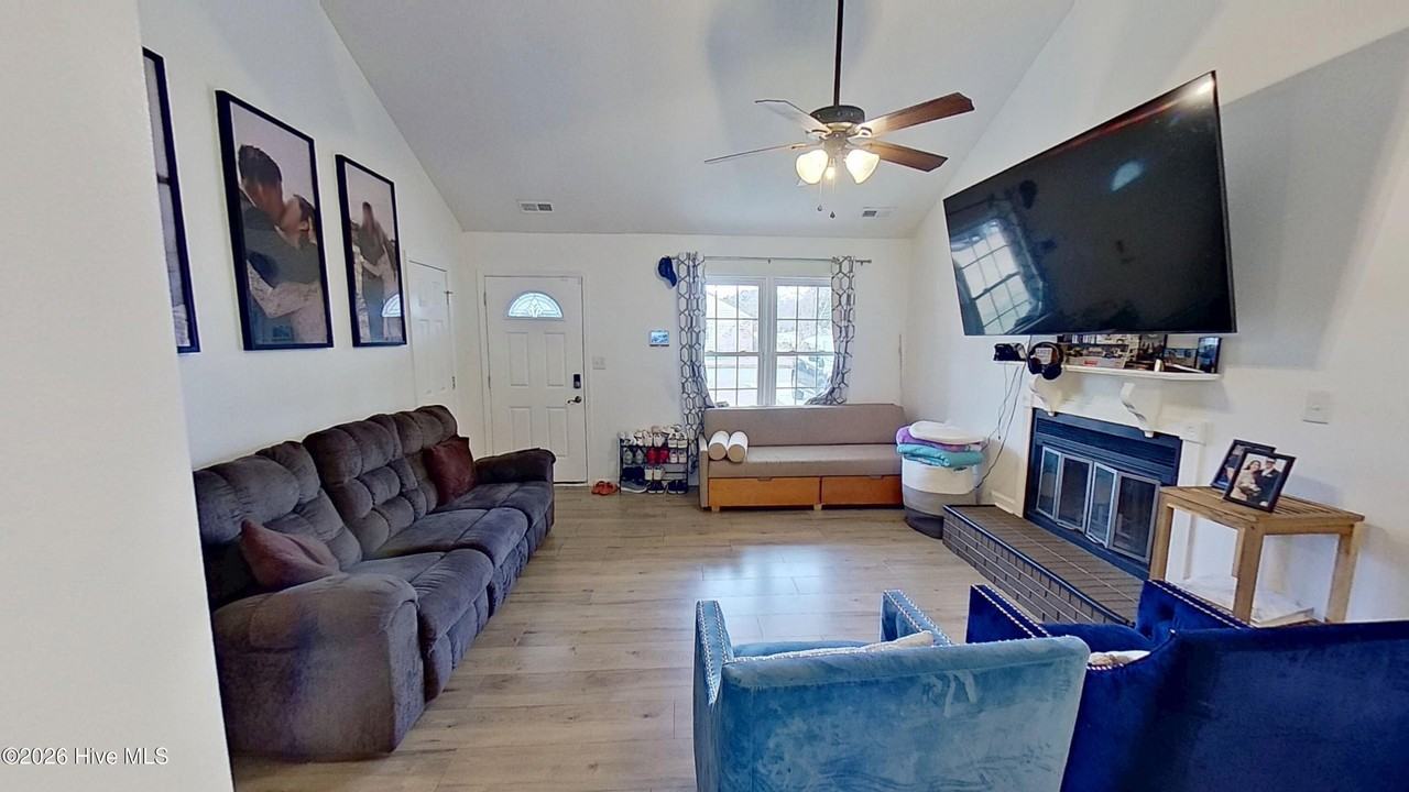 502 Regalwood Dr - Photo 4 of 20