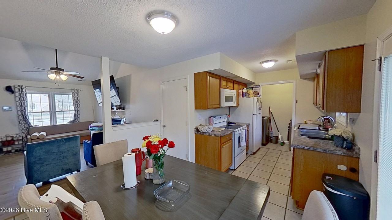 502 Regalwood Dr - Photo 6 of 20