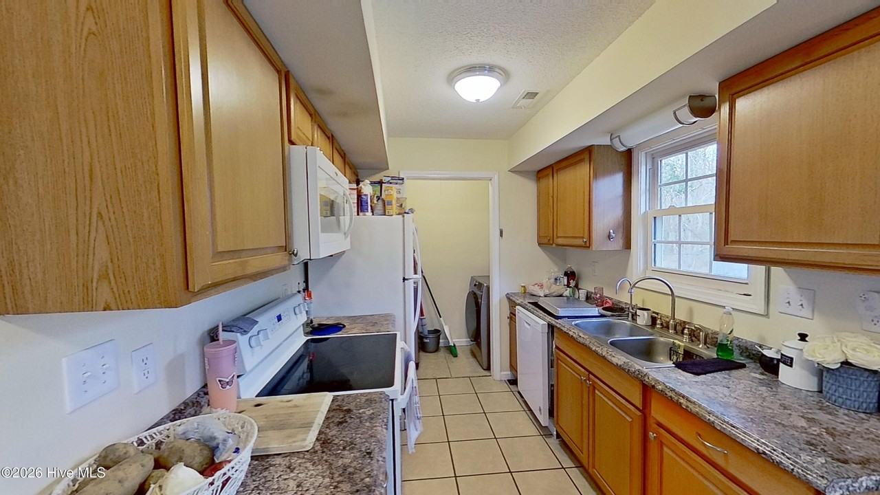 502 Regalwood Dr - Photo 7 of 20