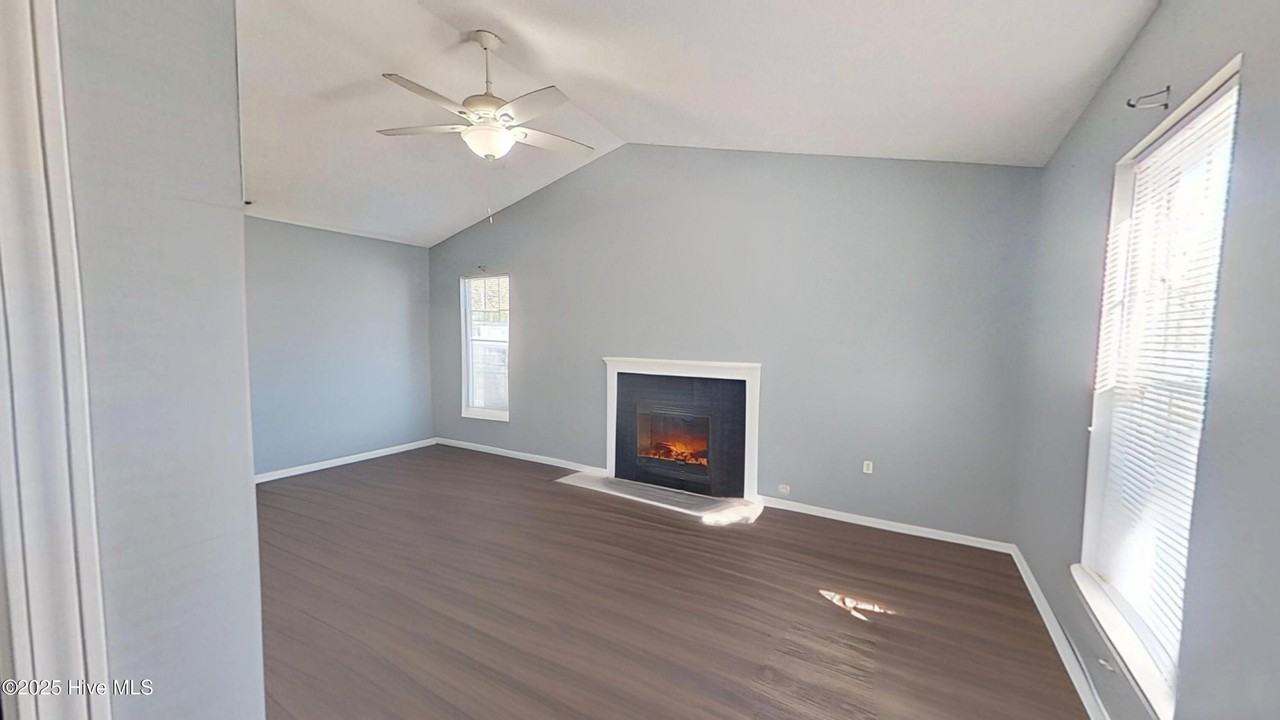 1163 Pueblo Dr - Photo 2 of 20